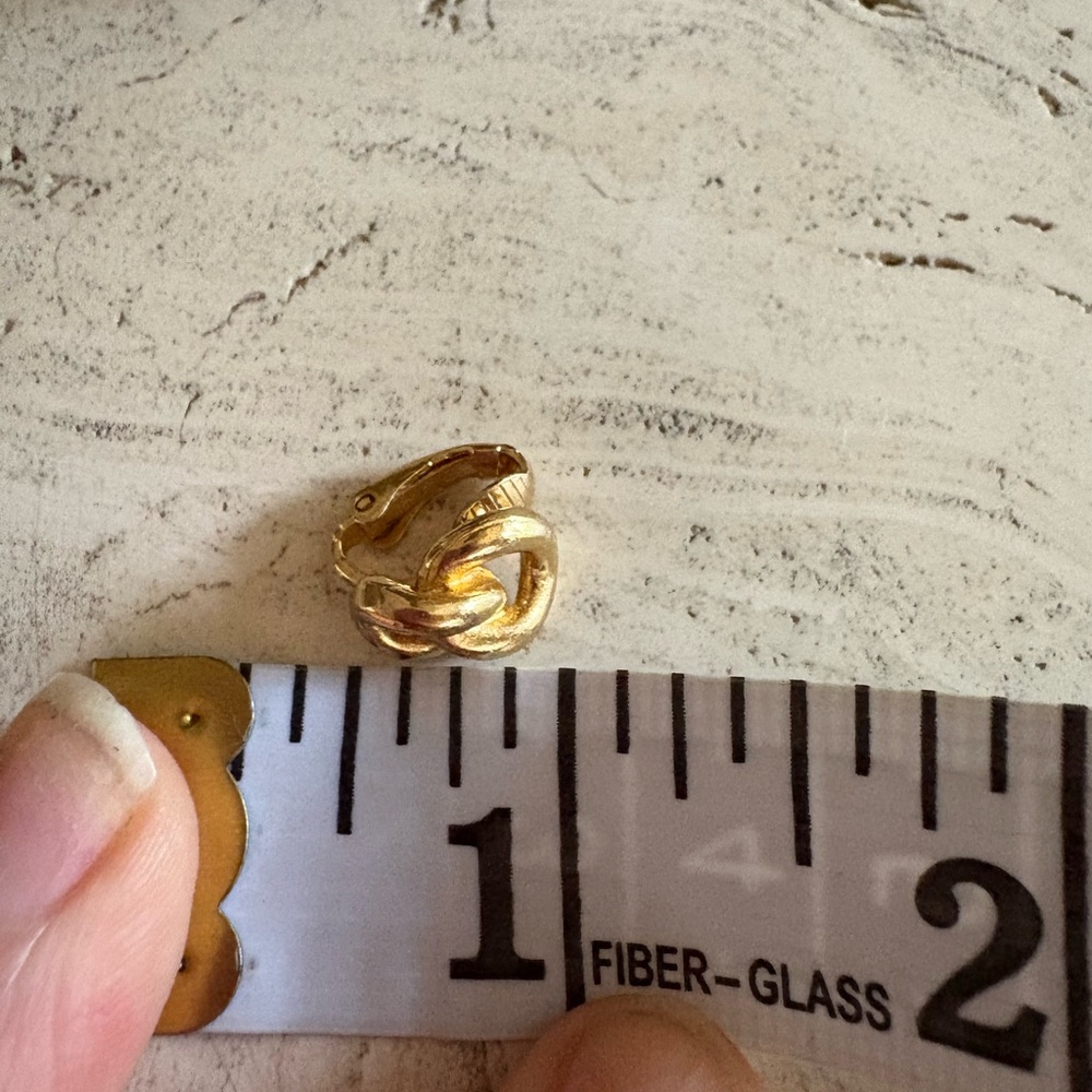 Christian Dior Vintage Gold Knot Stud Clip-On Earrings - Women Jewelry - Picture 9 of 11
